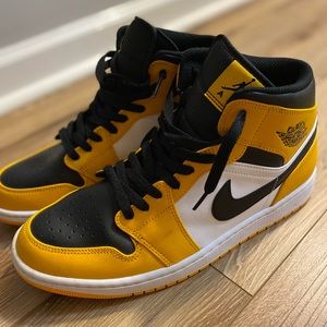 Air Jordan 1 Taxi Mid